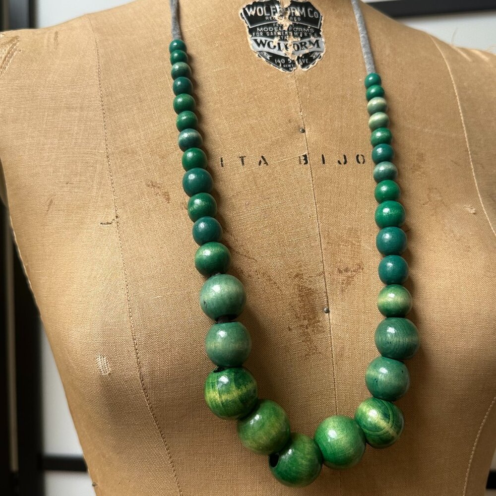 'The Jones Market' Wooden Beaded Baby-Proof Stretch Necklace, Green